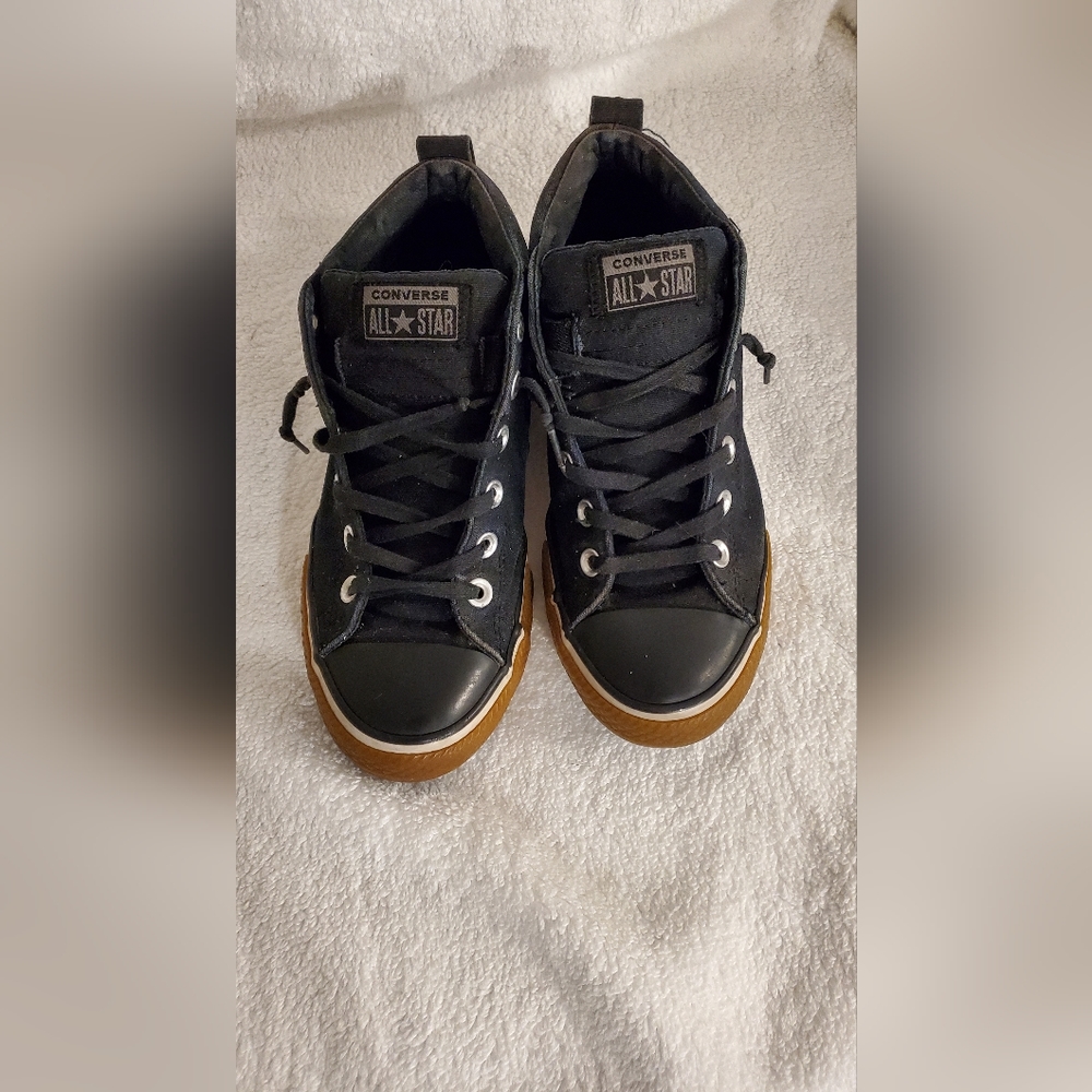 Kids Converse High tops size 5